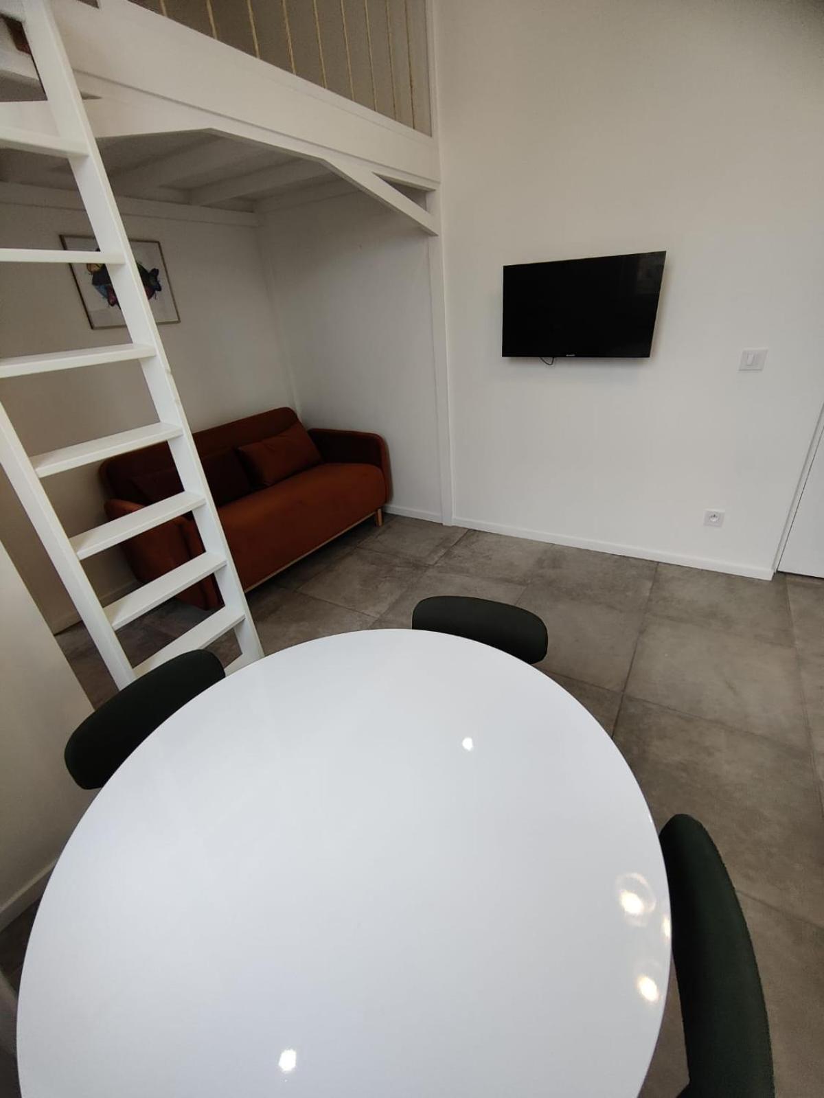 Loft Chic Avec Mezzanine Contemporaine Daire Vénissieux Dış mekan fotoğraf